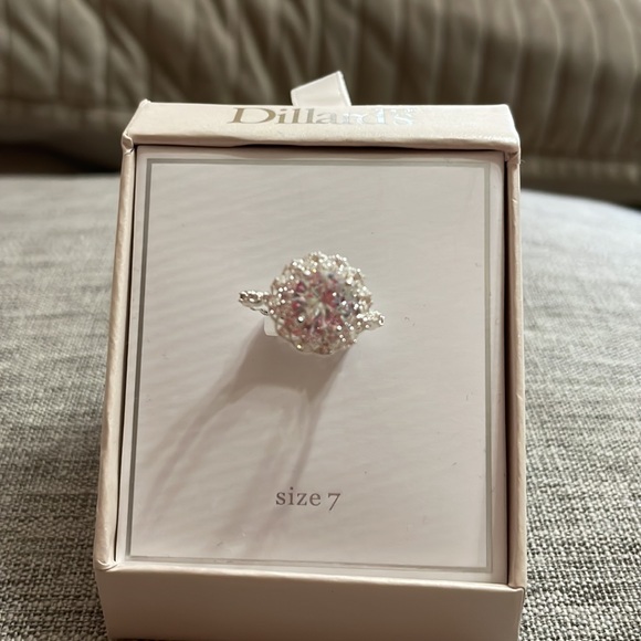 Silver cubic Zirconia ring - Picture 2 of 3